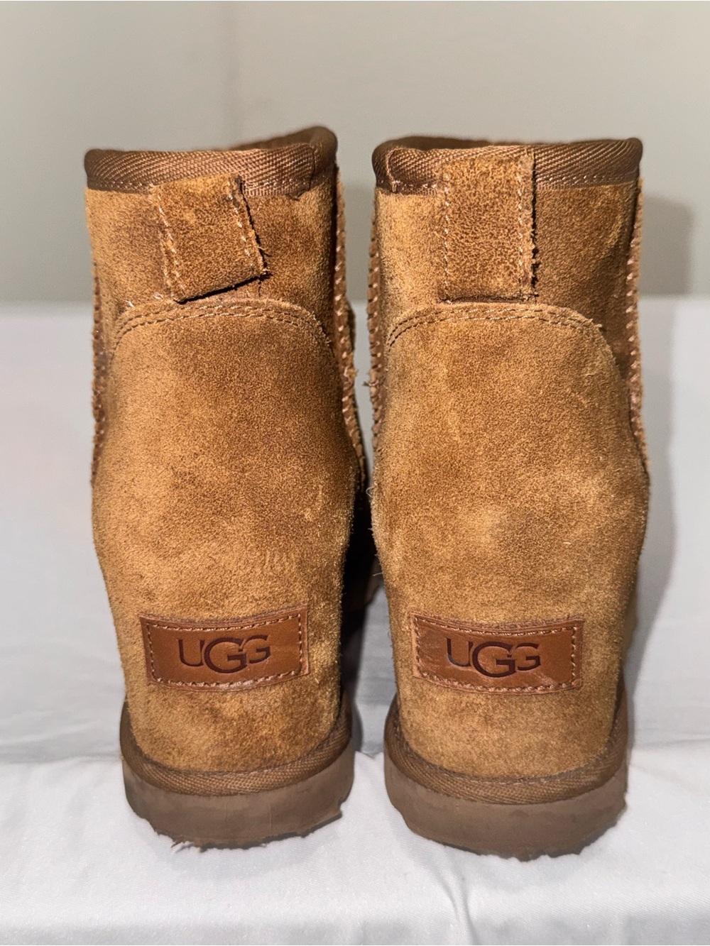 UGG Classic Femme Mini Wedge Boots Chestnut Suede Women’s Size 7 - Picture 6 of 9